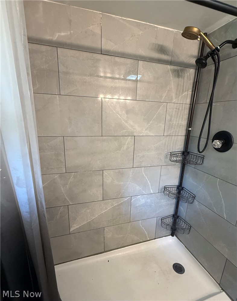 713 Grace Avenue Coshocton OH 43812