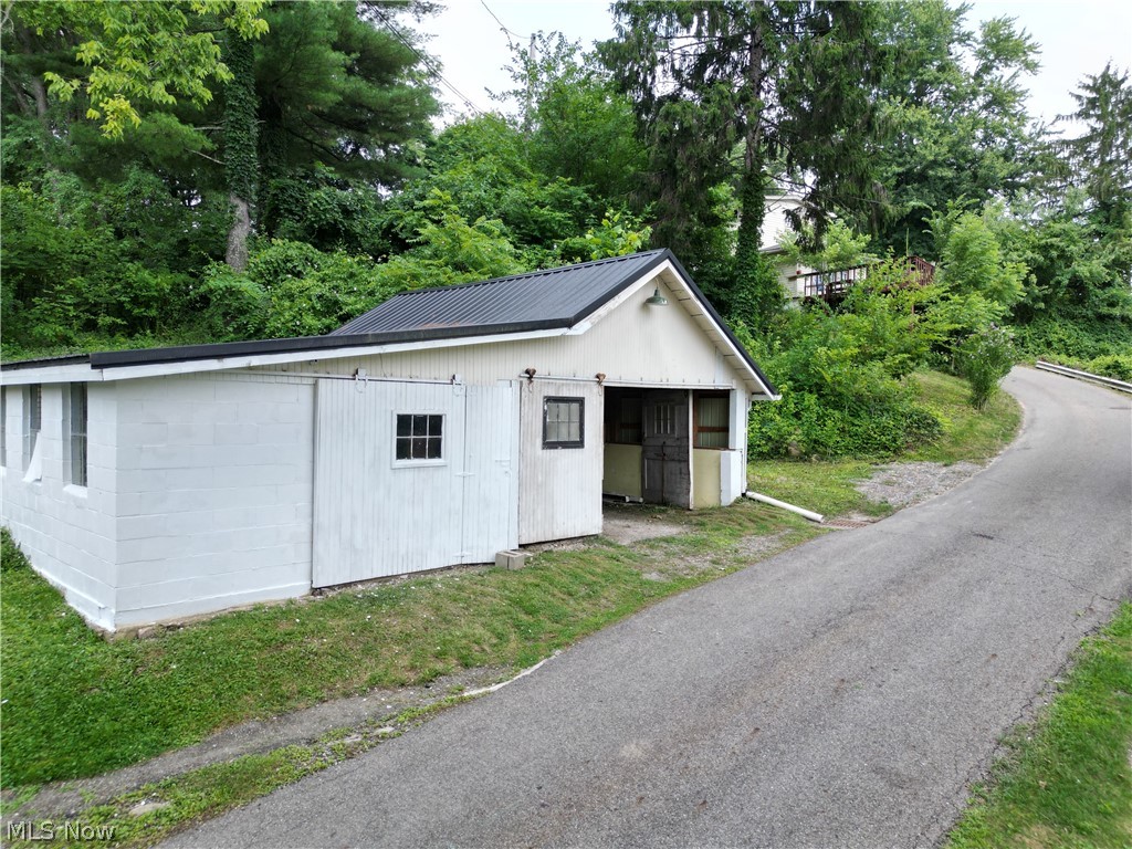713 Grace Avenue Coshocton OH 43812