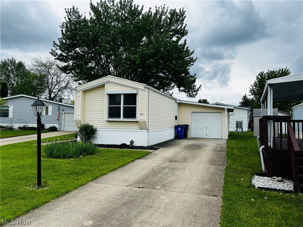 1517 Lady Anne Streetsboro OH 44241
