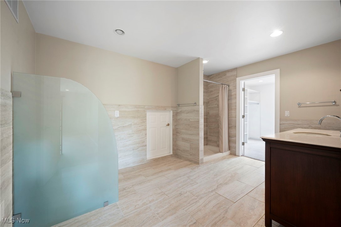 769 Village Trail Gates Mills OH 44040