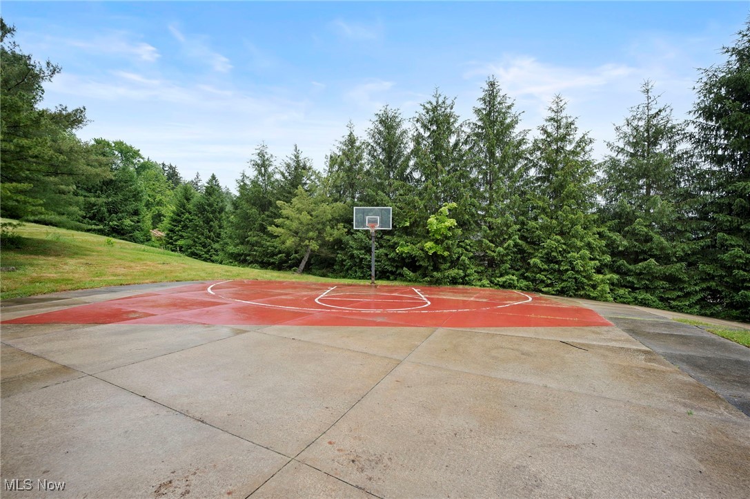 769 Village Trail Gates Mills OH 44040