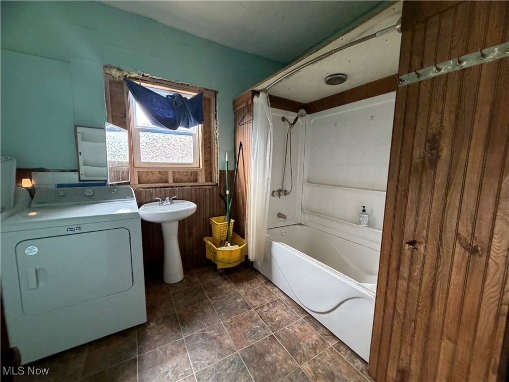 80860 Davis Street Tippecanoe OH 44699