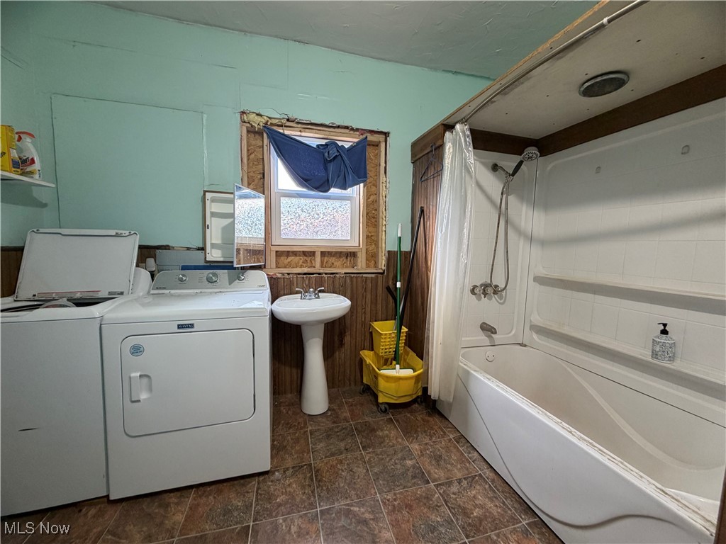 80860 Davis Street Tippecanoe OH 44699