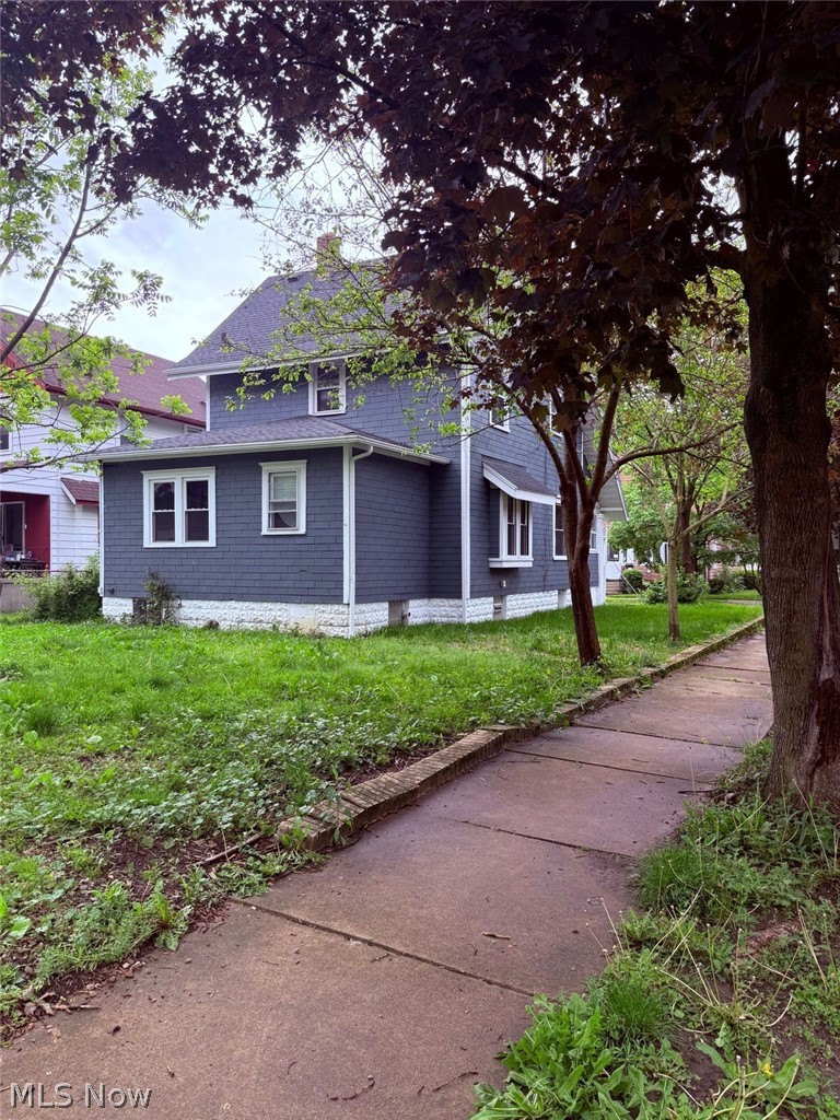 2183 25th Street SW Akron OH 44314