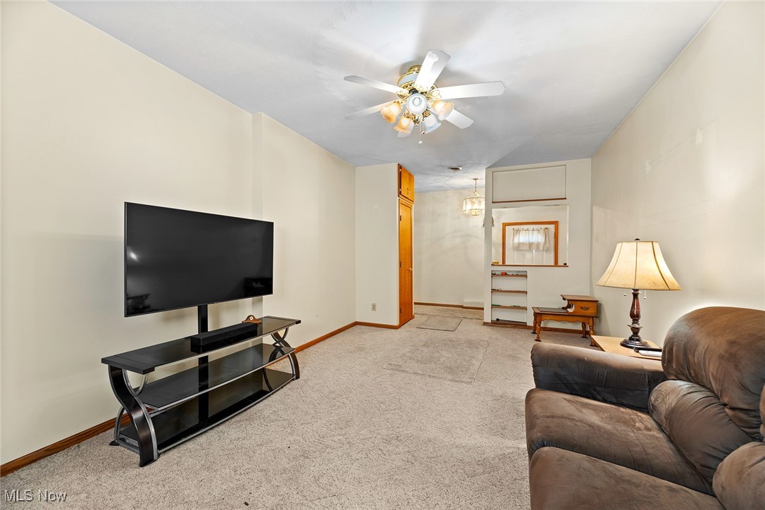 43 S Van Buren Avenue Barberton OH 44203