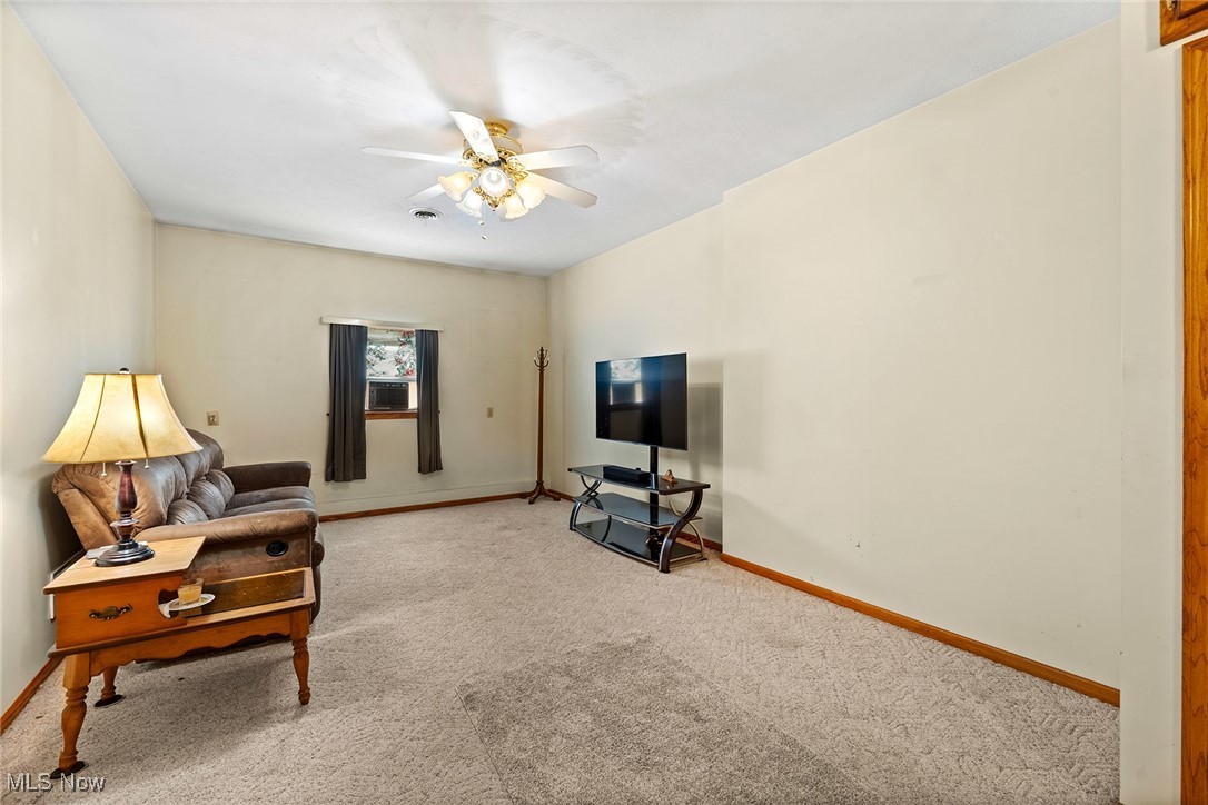 43 S Van Buren Avenue Barberton OH 44203