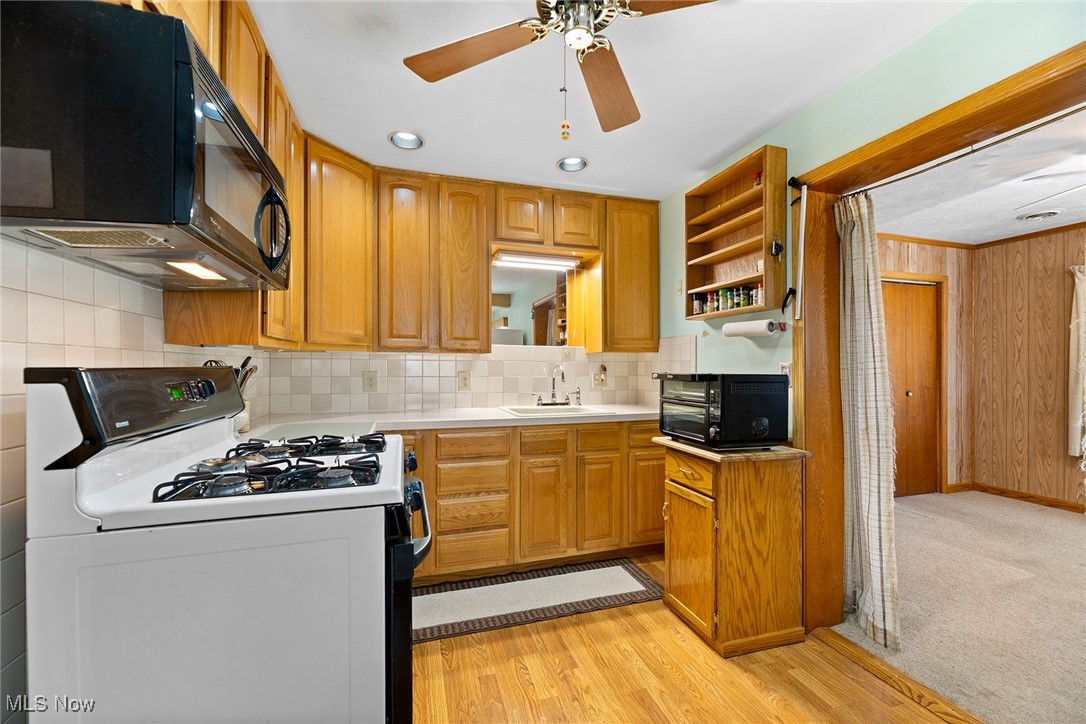 43 S Van Buren Avenue Barberton OH 44203