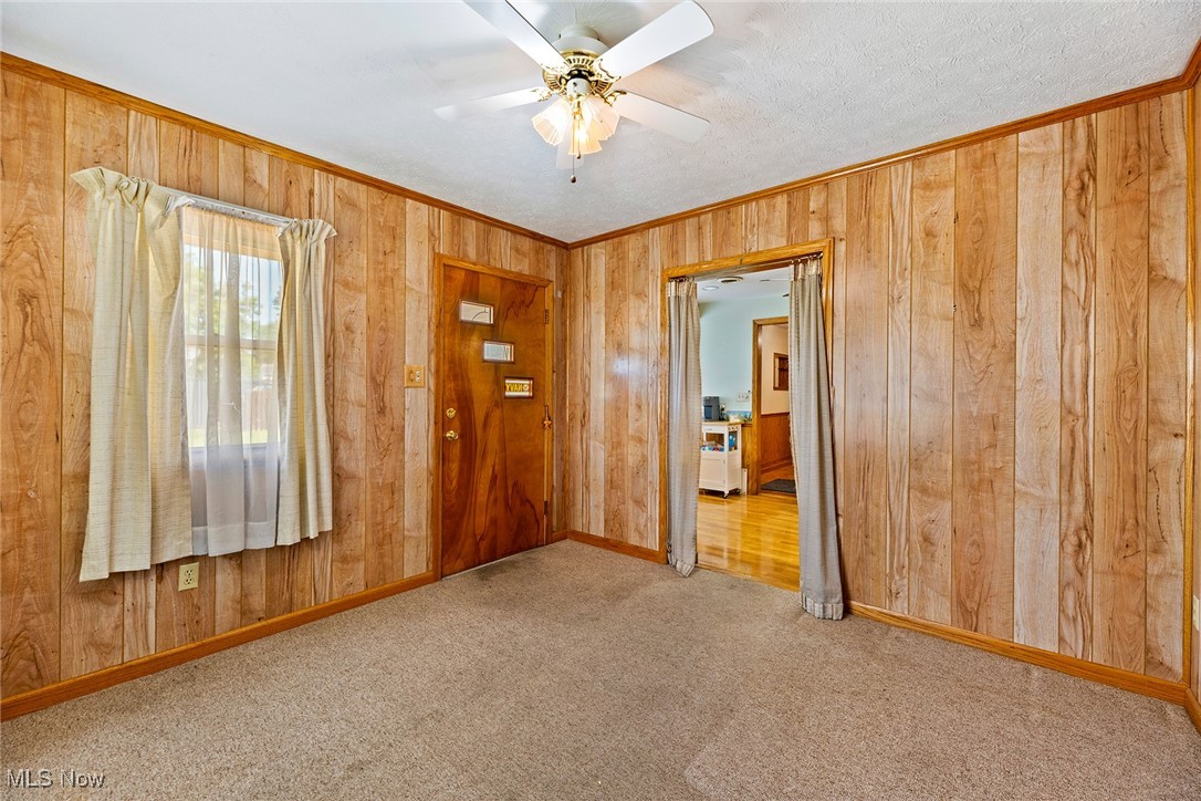 43 S Van Buren Avenue Barberton OH 44203