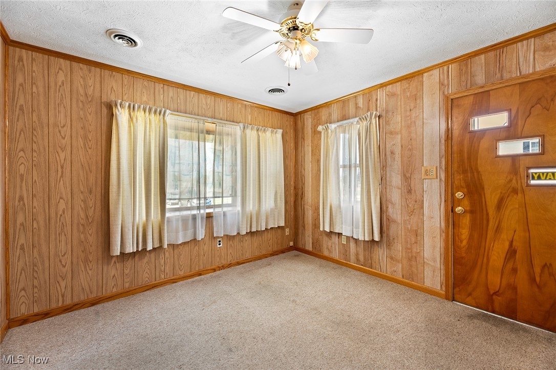 43 S Van Buren Avenue Barberton OH 44203