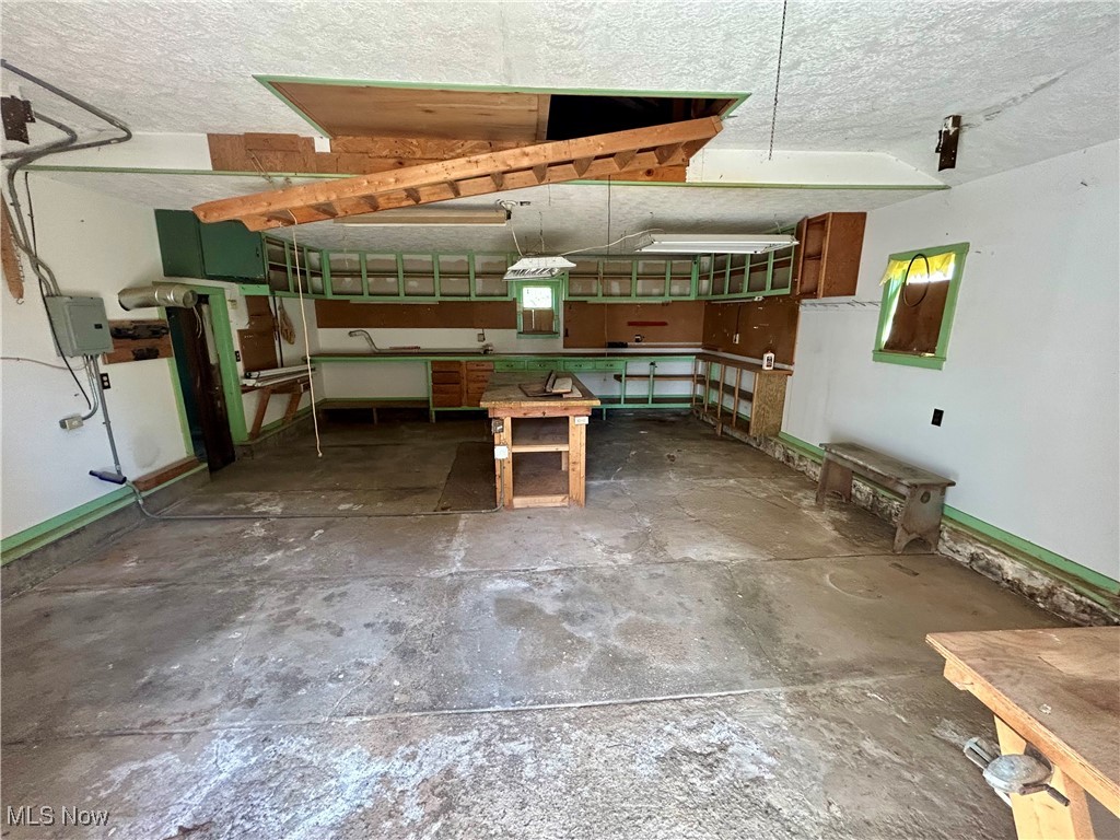 43 S Van Buren Avenue Barberton OH 44203