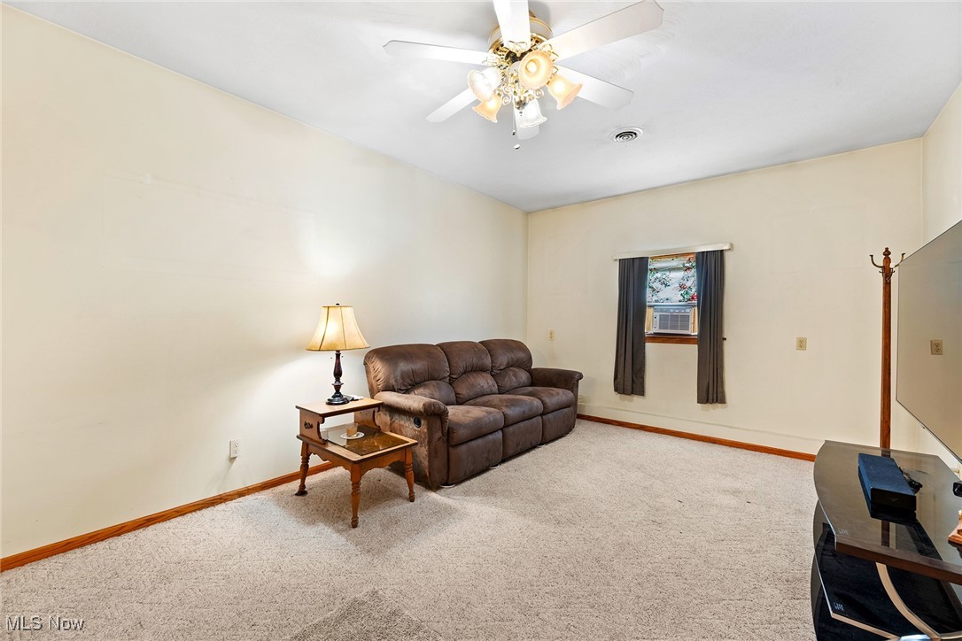 43 S Van Buren Avenue Barberton OH 44203