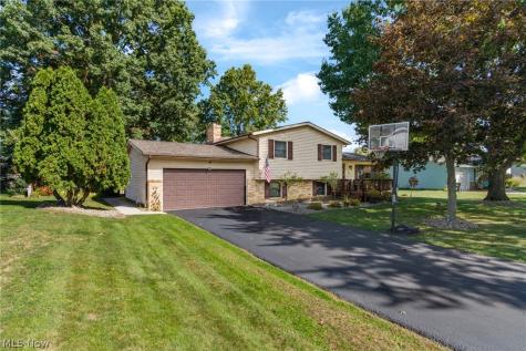 1173 Desert Street NE Uniontown OH 44685