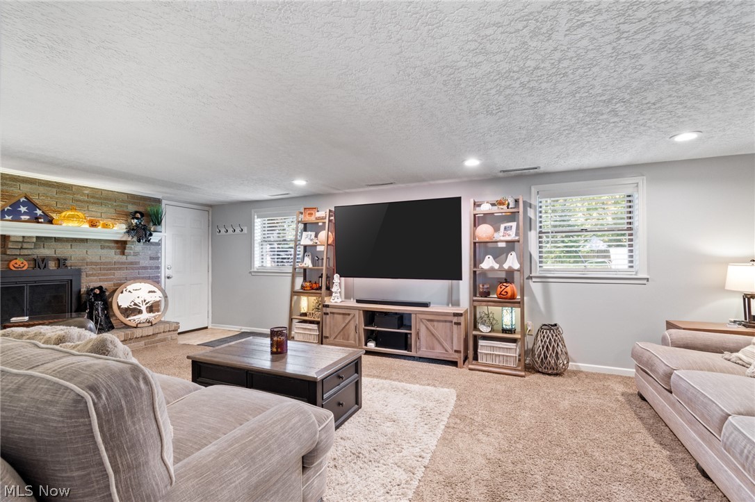 1173 Desert Street NE Uniontown OH 44685