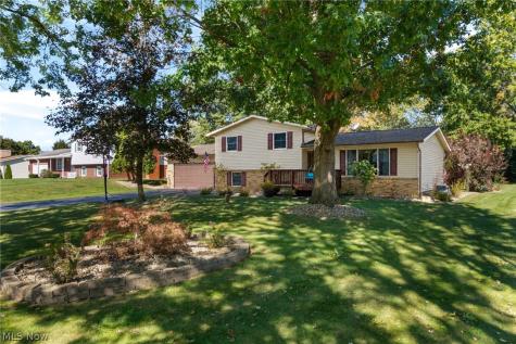 1173 Desert Street NE Uniontown OH 44685