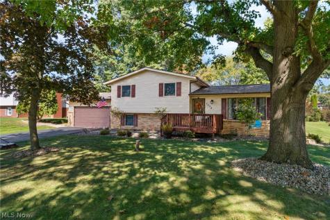 1173 Desert Street NE Uniontown OH 44685