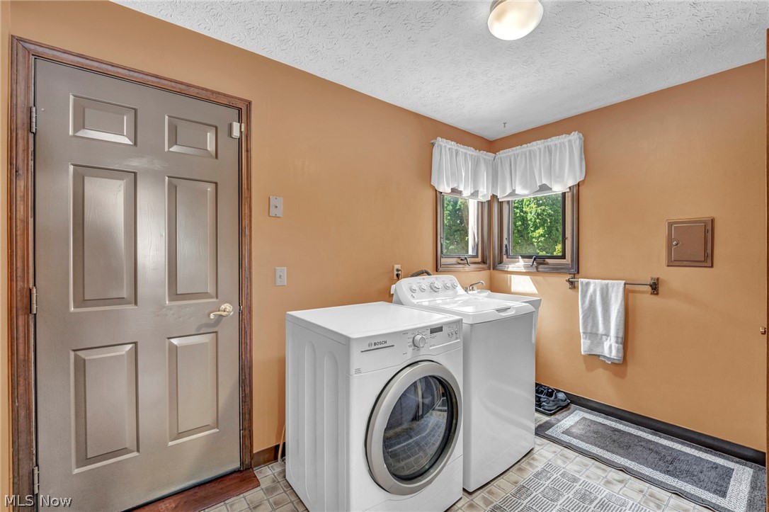 7791 Edgewood Lane Seven Hills OH 44131