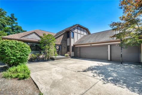 7791 Edgewood Lane Seven Hills OH 44131