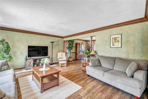 7791 Edgewood Lane Seven Hills OH 44131