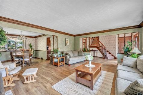 7791 Edgewood Lane Seven Hills OH 44131