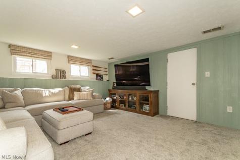 7085 Hoover Drive Mentor OH 44060