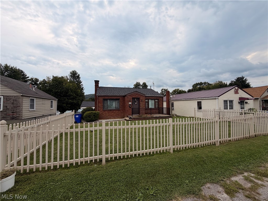 1616 Etruria Street East Liverpool OH 43920