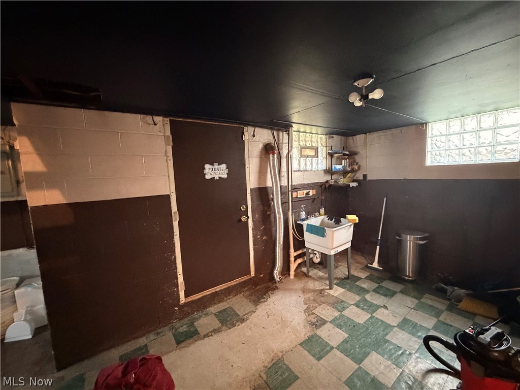 1616 Etruria Street East Liverpool OH 43920