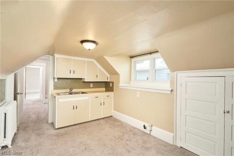 221 7th Street NW Barberton OH 44203