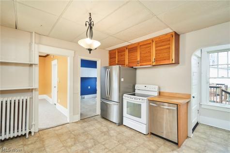 221 7th Street NW Barberton OH 44203