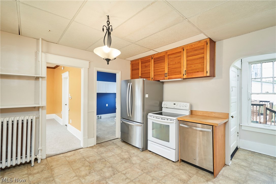 221 7th Street NW Barberton OH 44203