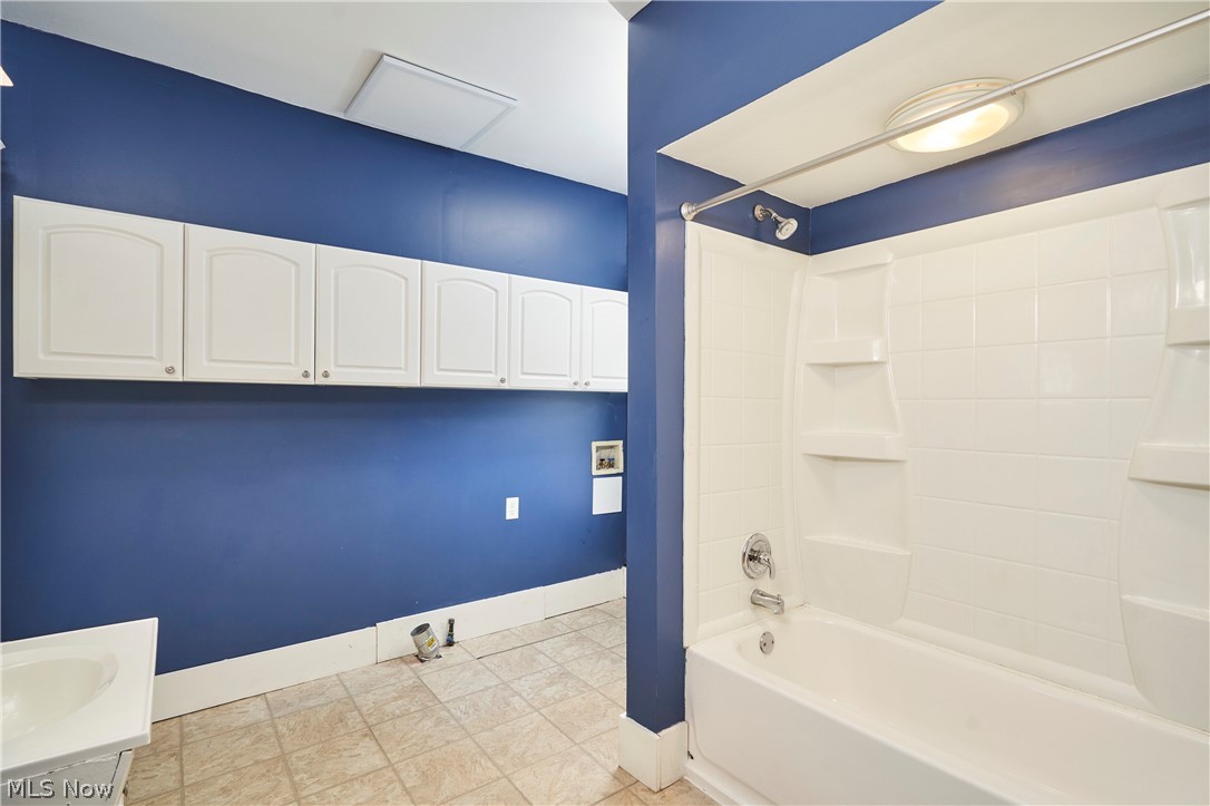 221 7th Street NW Barberton OH 44203