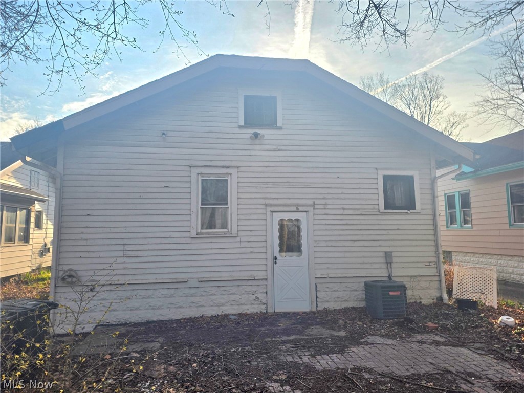 646 Columbia Avenue Akron OH 44310