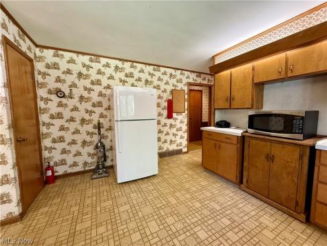 6025 California Avenue Louisville OH 44641