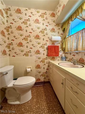 6025 California Avenue Louisville OH 44641