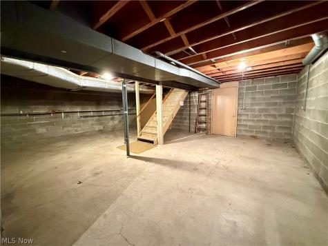 6025 California Avenue Louisville OH 44641