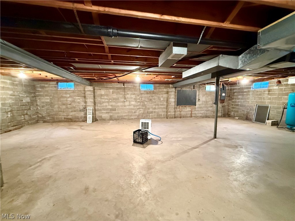6025 California Avenue Louisville OH 44641