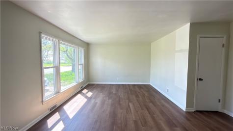 17115 Harvard Avenue Cleveland OH 44128
