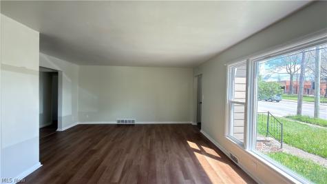 17115 Harvard Avenue Cleveland OH 44128