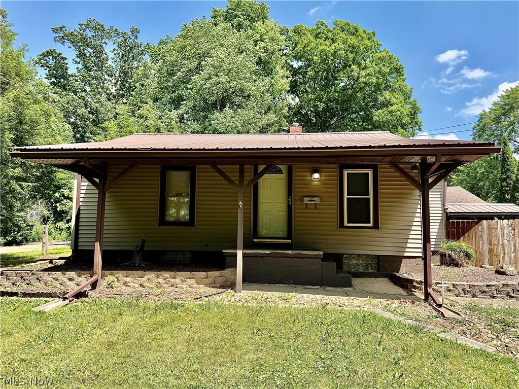 2108 Clermont Avenue NE Warren OH 44484