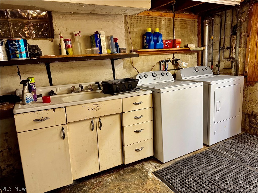 2108 Clermont Avenue NE Warren OH 44484