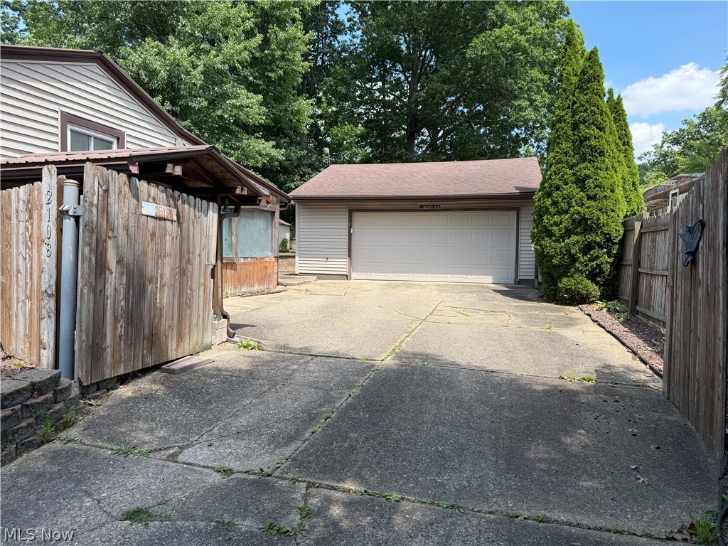 2108 Clermont Avenue NE Warren OH 44484