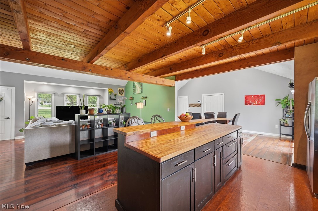 13014 Manor Drive Chardon OH 44024