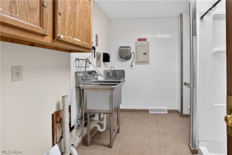 16519 Albion Road Strongsville OH 44136