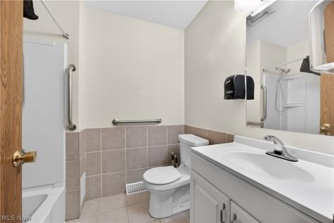 16519 Albion Road Strongsville OH 44136