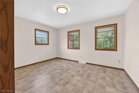 16519 Albion Road Strongsville OH 44136