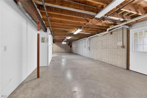 16519 Albion Road Strongsville OH 44136