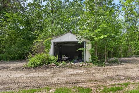 16519 Albion Road Strongsville OH 44136