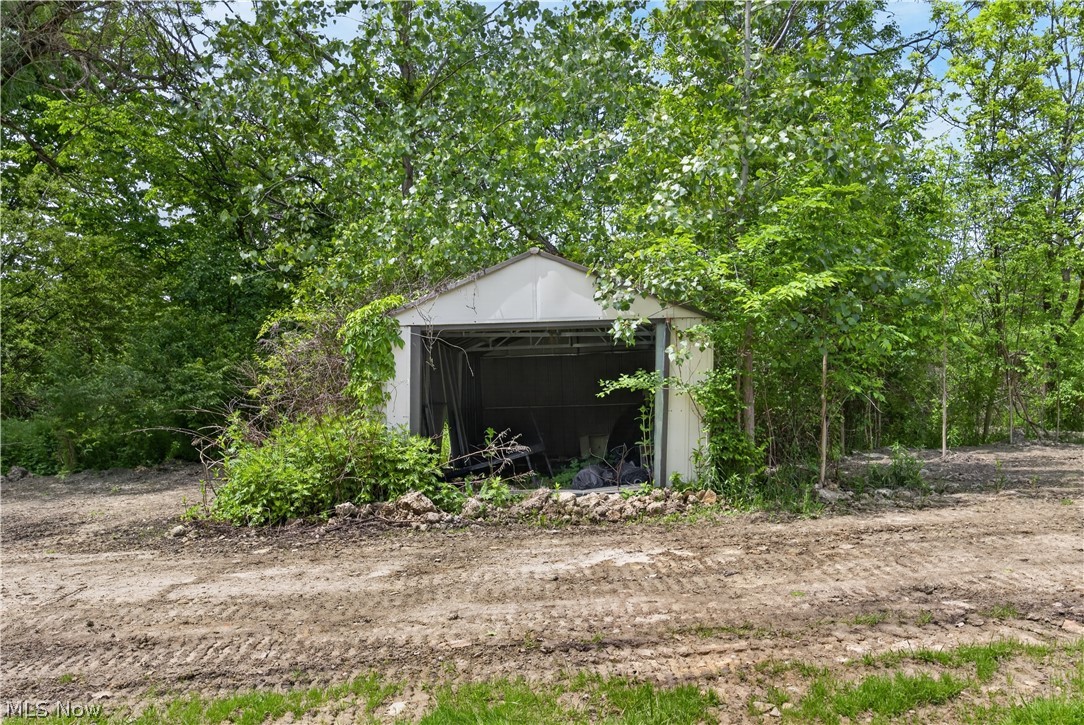 16519 Albion Road Strongsville OH 44136