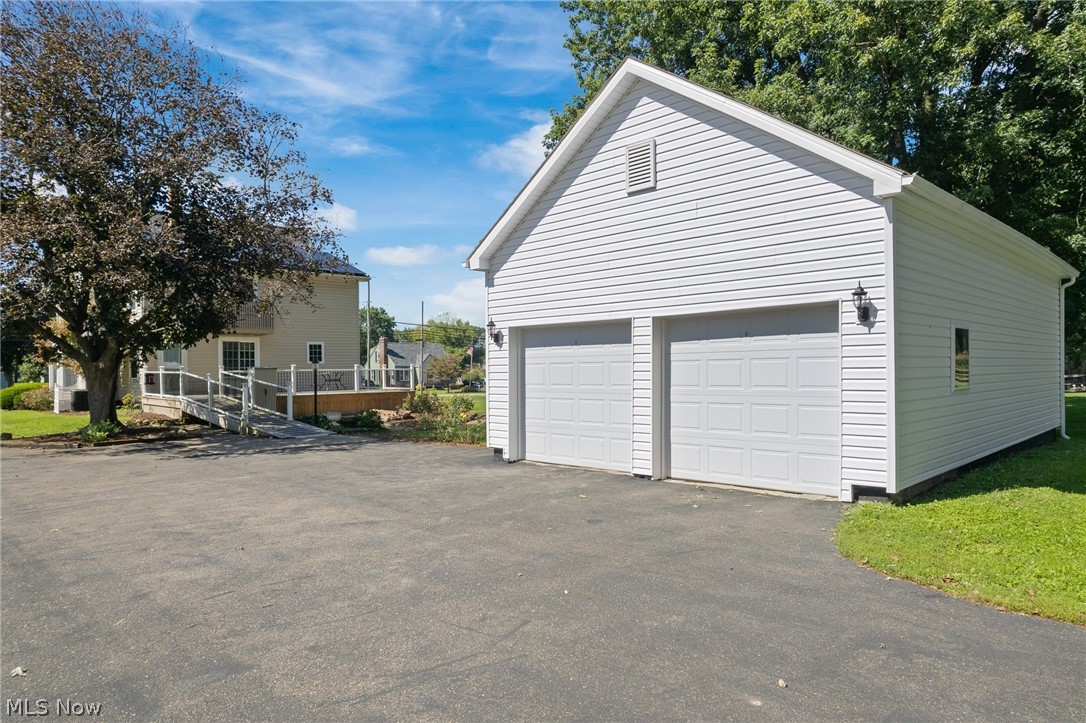 4502 Broadway Avenue NE Louisville OH 44641