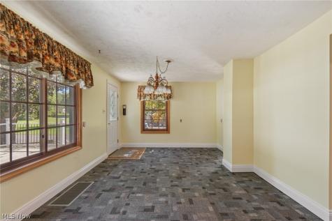 4502 Broadway Avenue NE Louisville OH 44641