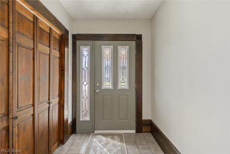 4502 Broadway Avenue NE Louisville OH 44641